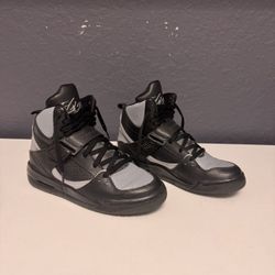 Size 5.5 - BOYS JORDAN FLIGHT 45 HIGH Black Gray Youth 