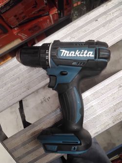 MAKITA 18 LXT CORDLESS 1/2"  DRIVER DRILL