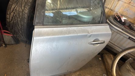 2018 Nissan Sentra doors