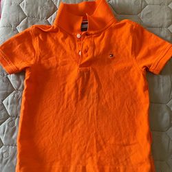 2t Tommy Hilfiger short sleeve shirt