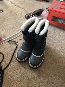 Sorel caribou waterproof winter boots (W8.5)