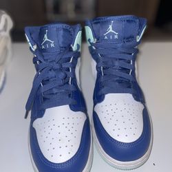 Air Jordan 1 Mid “blue Mint” 