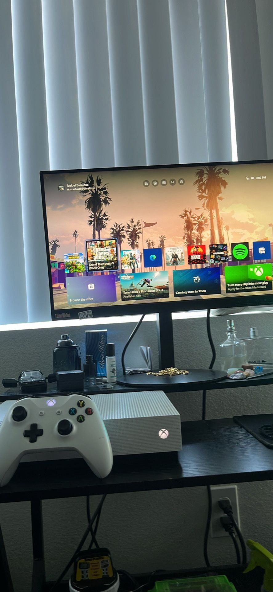 Xbox One s