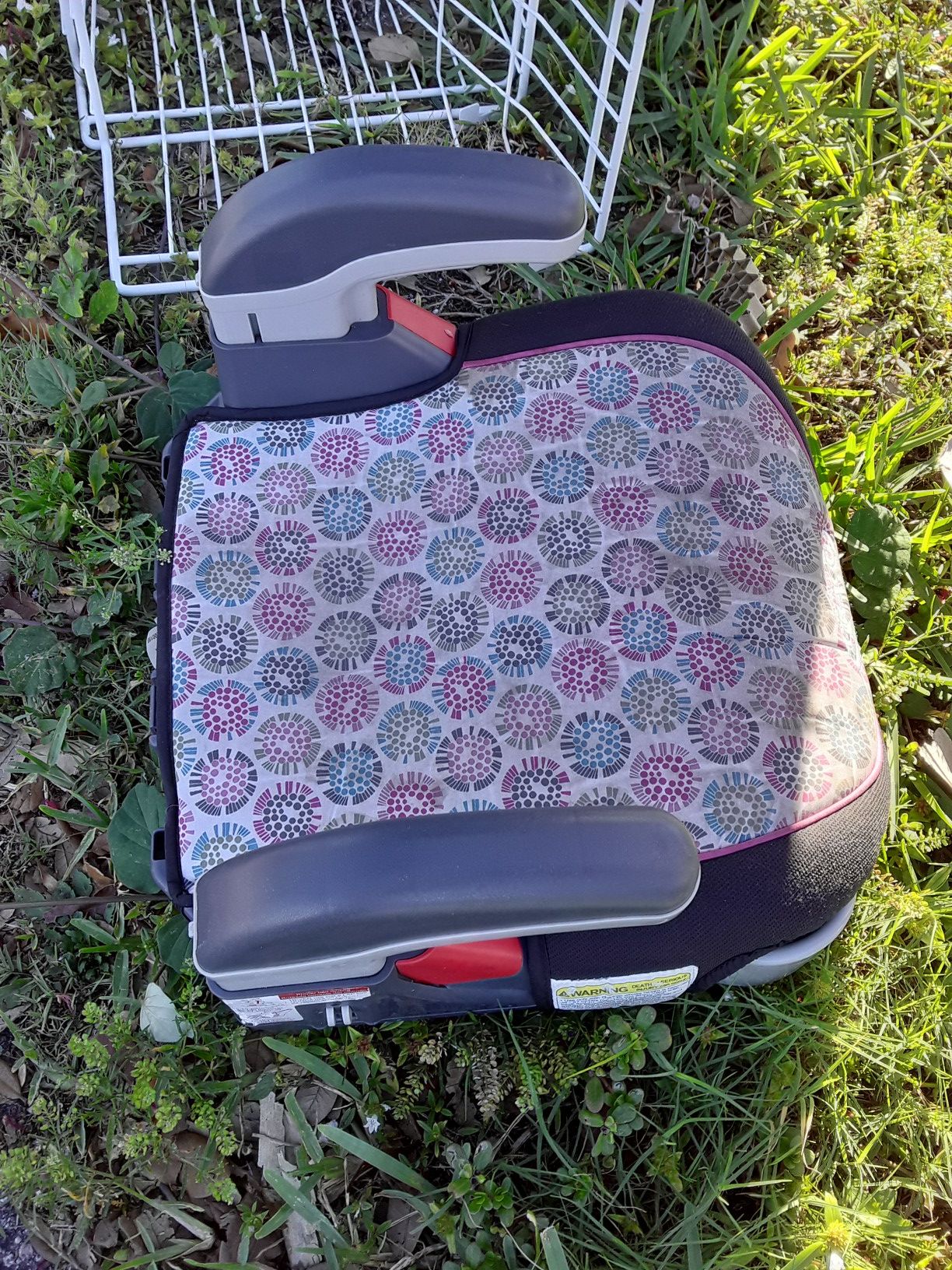 Used booster seat 25 obo 20 lowestill go