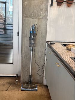 Eureka Stylus Cordless Stick Vacuum