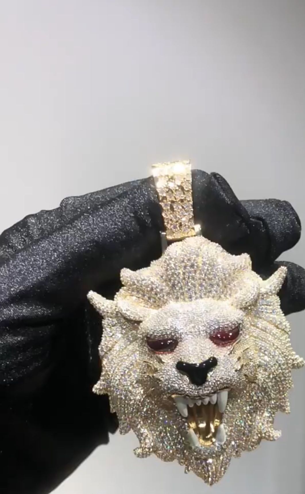 Custom Vvs Diamond Pendants