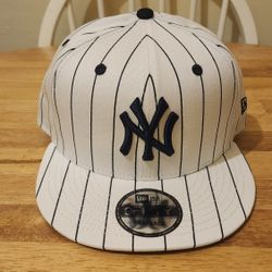 New Era New York Yankees White/Pinstripe 9Fifty Snapback Cap
