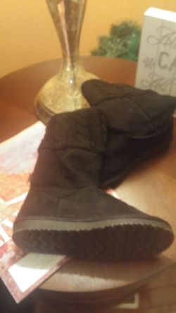 Girls sz 2 brand new never worn boots