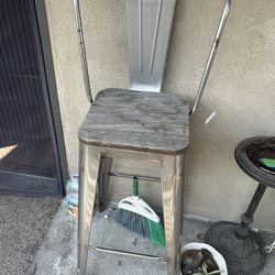 Metal Bar Stool w/wooden Seat $10 FIRM Cash Only