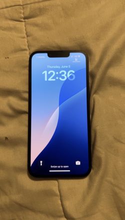 2 iPhone 14s