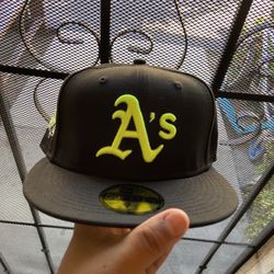 Men New Era Fitted Hat