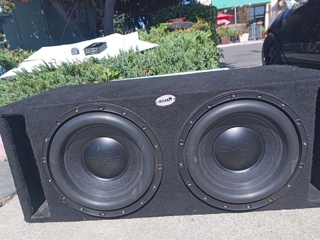 2 12 Inch Pride Audio Subwoofers And Hi fonics Amp