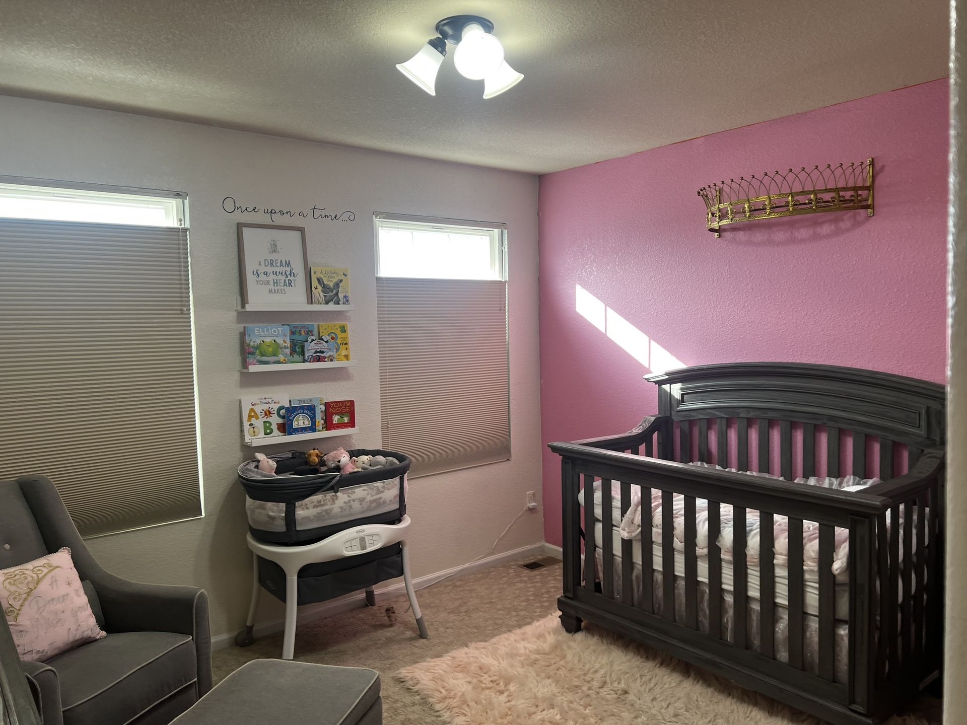 Richmond crib And dresser