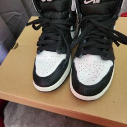 Size 6Y - Jordan 1 Retro High OG Black White (PS)