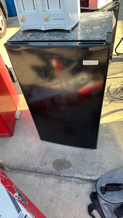 Igloo Mini Fridge Like New