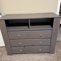Dresser With Three Drawers 