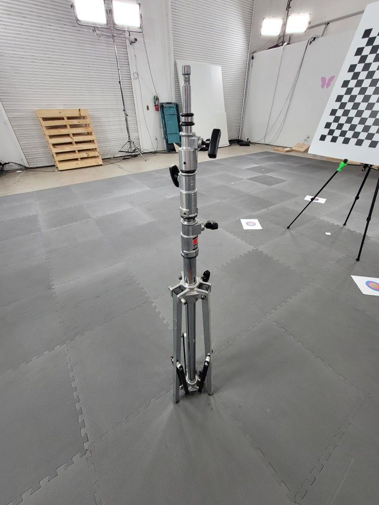 Tripod Matthews Triple Riser Sky-Hi Baby Stand - 13.5' (4 m)