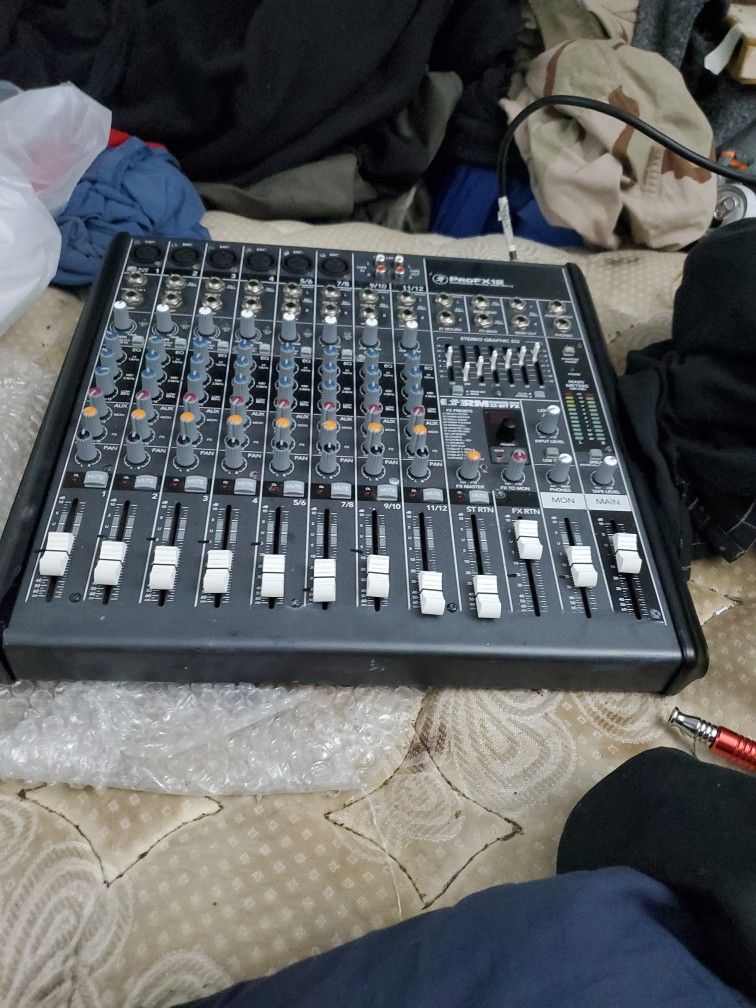 Mackie Profx12