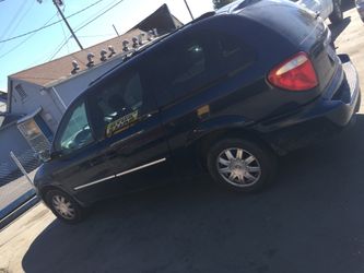 2005 Chrysler town and country
