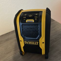 DeWALT 12v/20v Bluetooth Speaker 