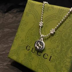 New Unopened GUCCI Small Snowflake Double G Necklace
