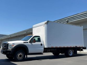 2015 Ford F550 Super Duty Regular Cab & Chassis