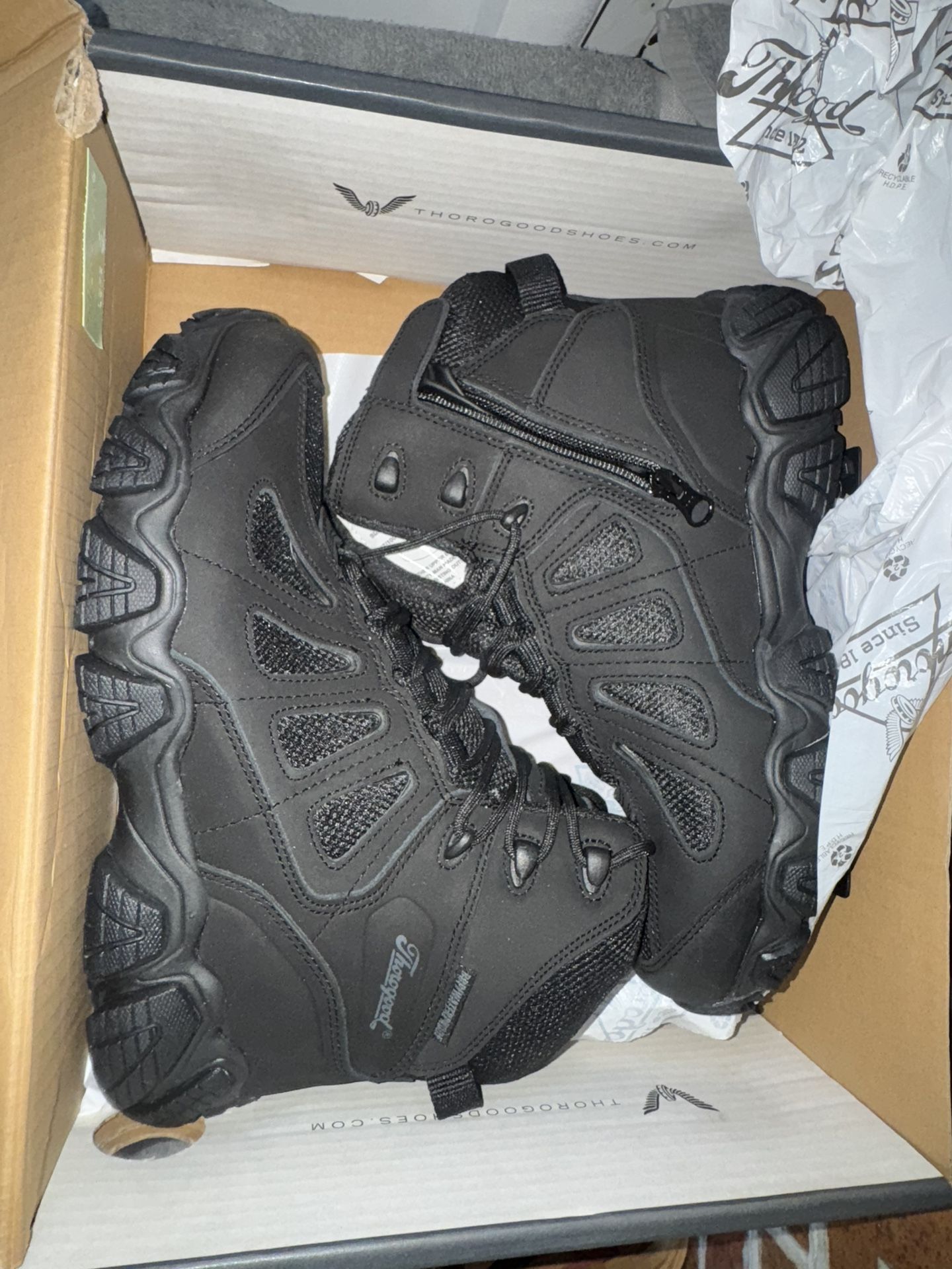 Thorogood Work Boots Side Zip Brand New Size 7.5