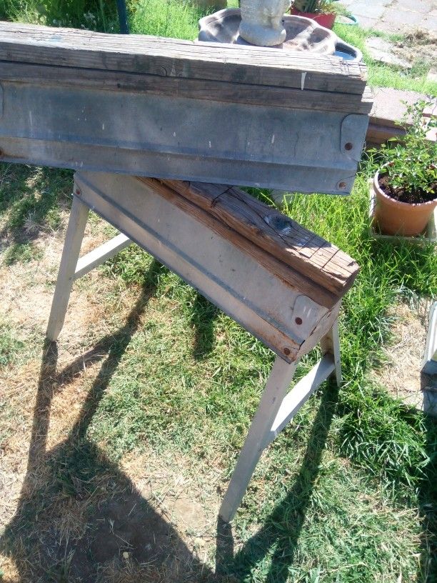 Fold Up Saw Horses