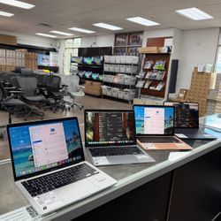 MacBook Pro 13 inch M2 Chip 8GB RAM 256GB SSD with Store Warranty and Financing Available