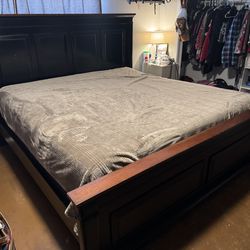 Bedroom set king/calking size