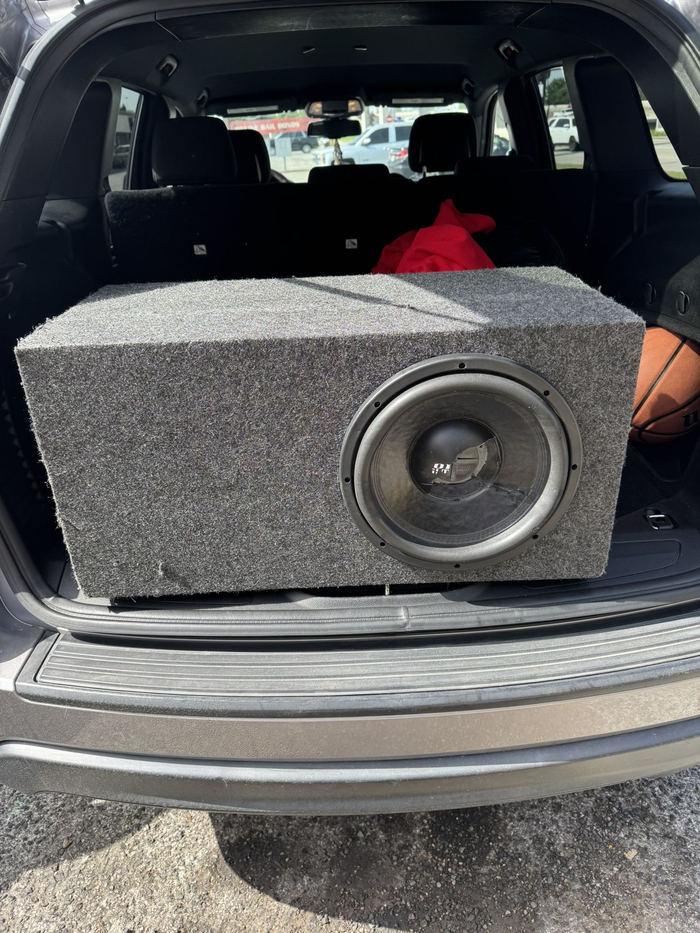 Sundown 12 Inch Subwoofer With 750 Rockford Fosgate Amp With Box Included