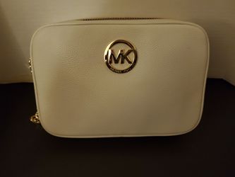 White Michael Kors crossbody