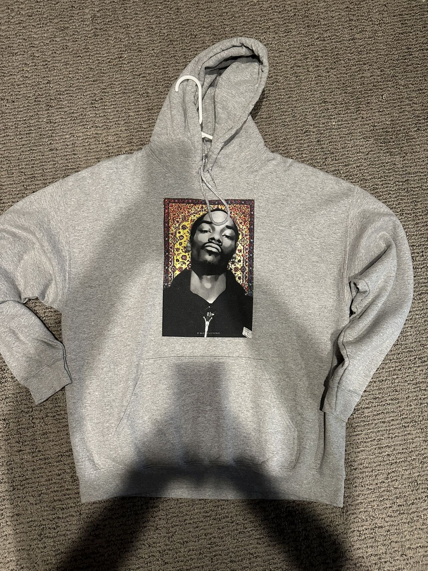 π₯ Vintage-Style Snoop Dogg Sweatshirt π₯ Size: XL | Grey | Unisex