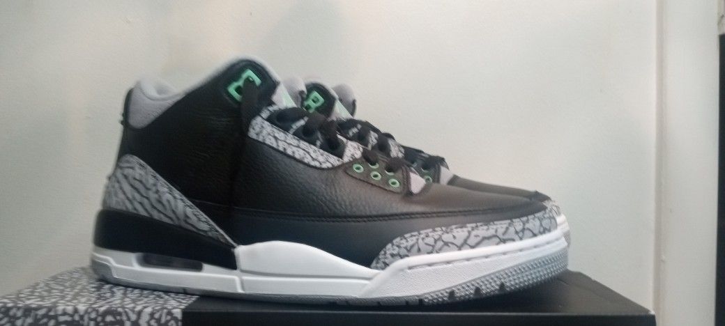 Air Jordan 3 Retro Size 9.5 New