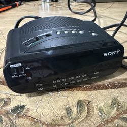 Sony Dream Machine AM/FM Alarm Clock Radio Battery Backup ICF-C212 Black 