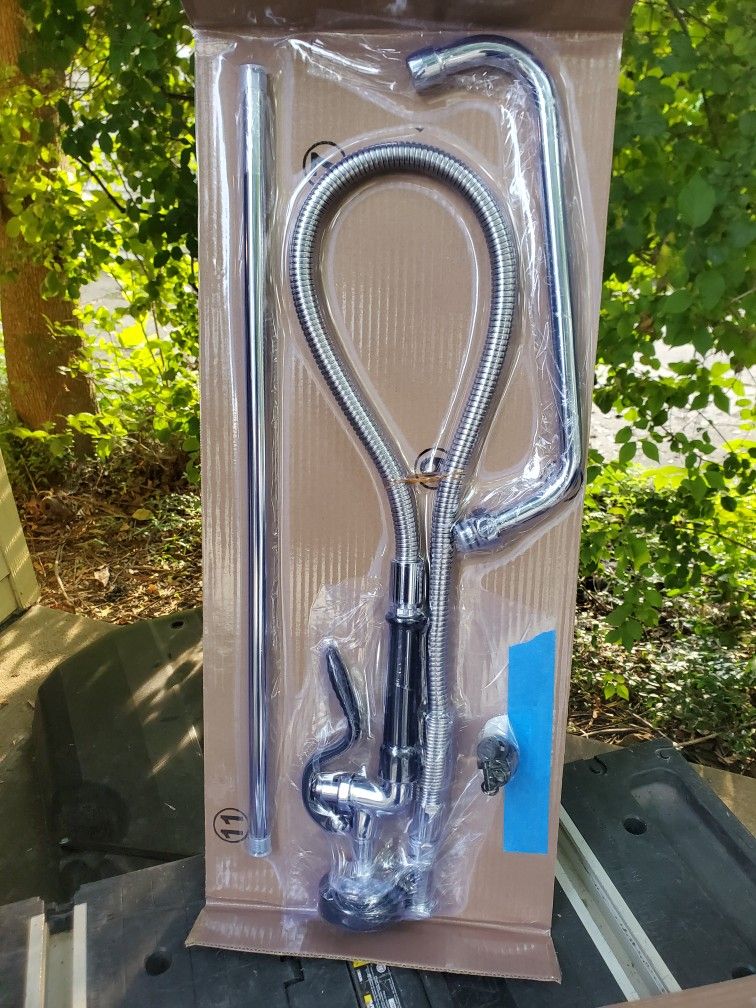HEAVY DUTY COMMERCIAL FAUCET with PRE RINCE SPRAYER