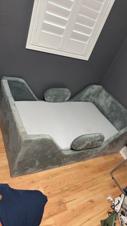 Toddler bed with mattress