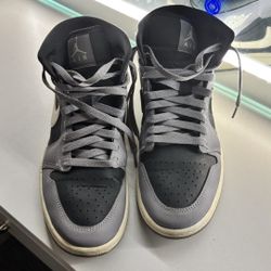Nike Air Jordan 1 Mid “Cement Grey” Women’s size 9