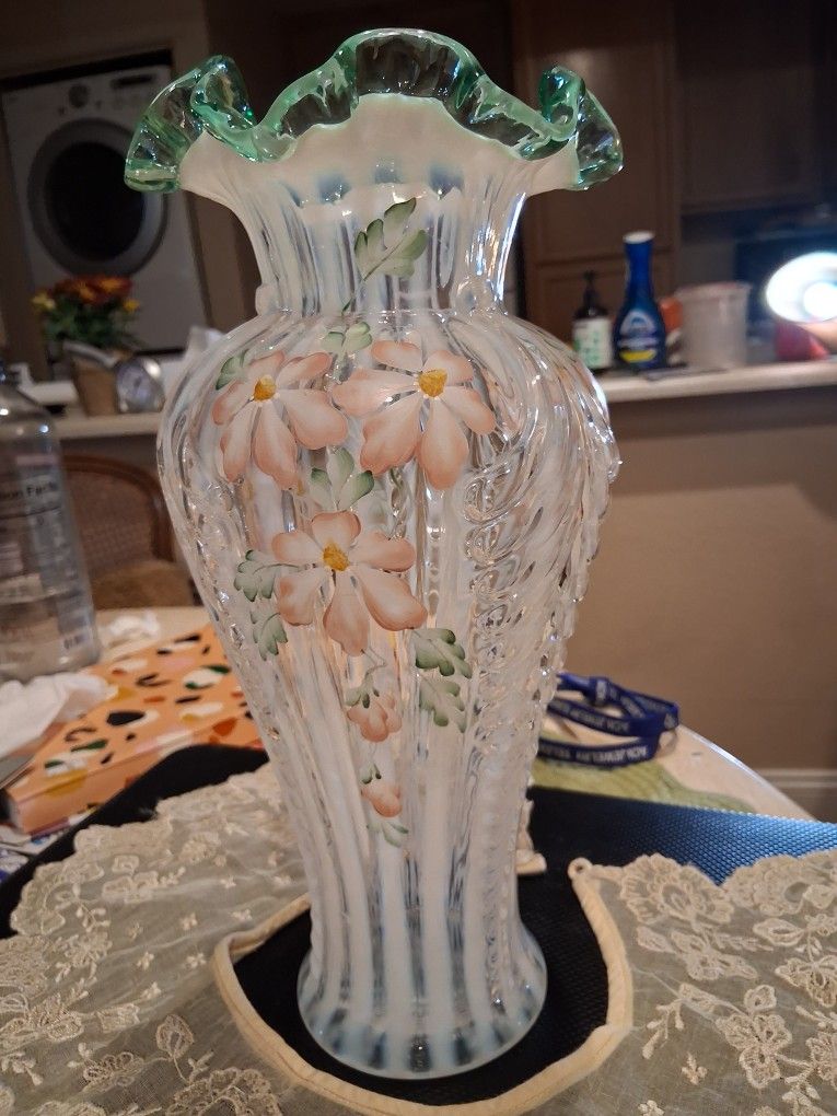 1996 Fenton 11 Vase Collectible