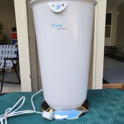 Brookstone Towel Warmer - Never Been Used