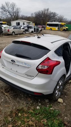 2014 Ford Focus parts only salvage car