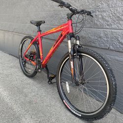SPECIALIZED: MEDIUM : HIGH QUALITY  : MOUNTAIN BIKE 
