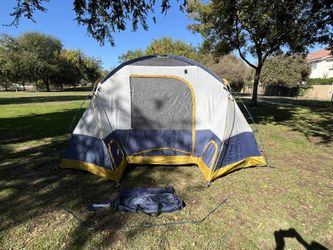 Columbia CB-5300 Bugaboo Five Person Family Dome Tent w Dog Doors