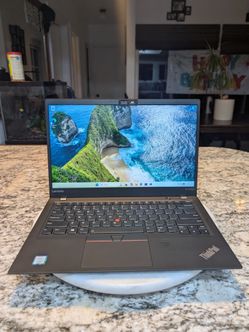 Lenovo ThinkPad X1 Carbon Gen 5 / i7 (7th gen) / 16GB RAM / 256GB SSD / Windows 11
