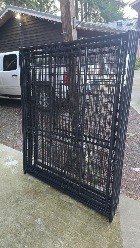 10 X 10 Premium COSTCO welded and Powder Coated Black Dog Kennel