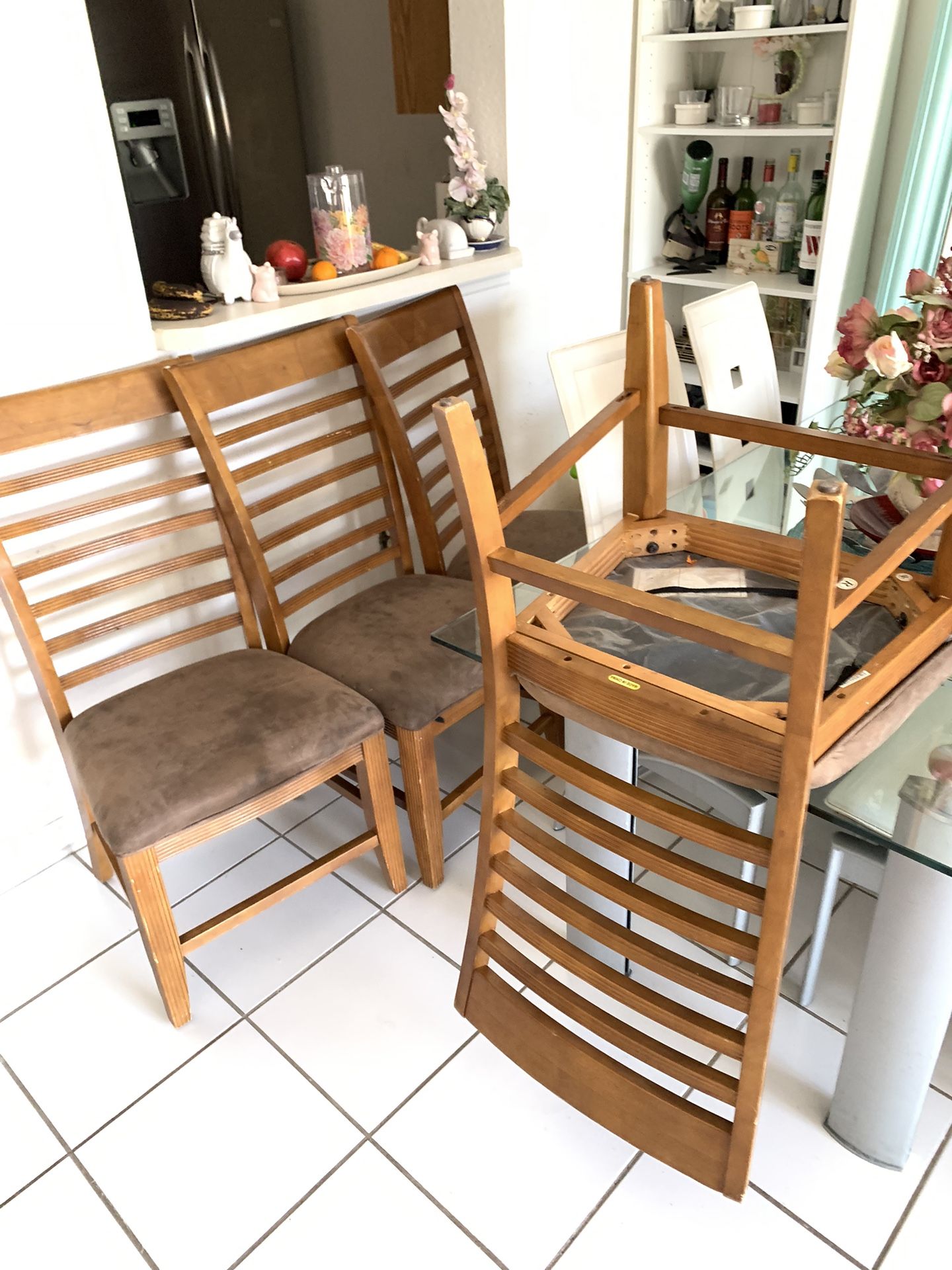 Table And Chairs $169 🎈🚚🎄🎁 Delivery Available, Dining, kitchen, Furniture, Dining Furniture And Decoration, Wood, Storage, House Items, Breakfast