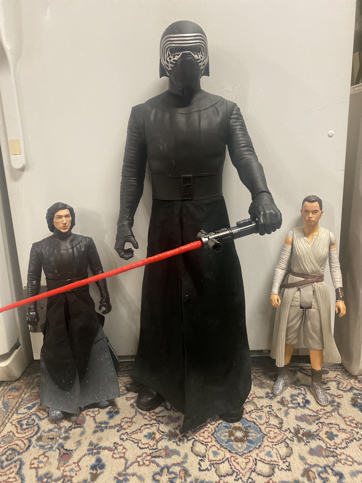 Star Wars - Kylo Ren & Rey Skywalker Action Figures