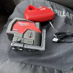 Milwuakee Laser  Green 