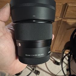 Sigma 56mm f/1.4 DC DN Contemporary (Sony E)