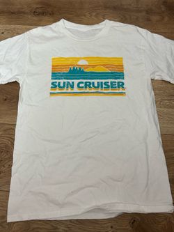 Small Sun Cruiser Graphic T-Shirt‎